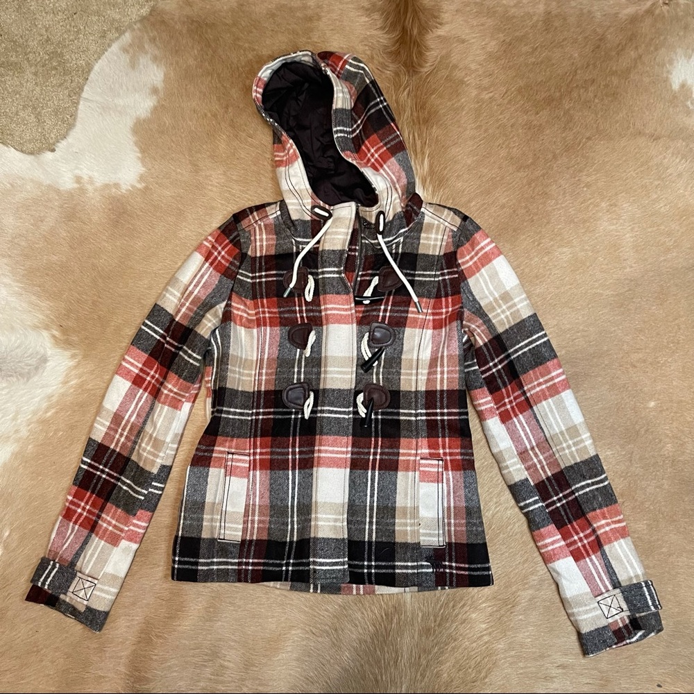 🔥🔥🔥 LIKE NEW! Abercrombie Plaid Coat - Size small. Hot style!! 🔥
